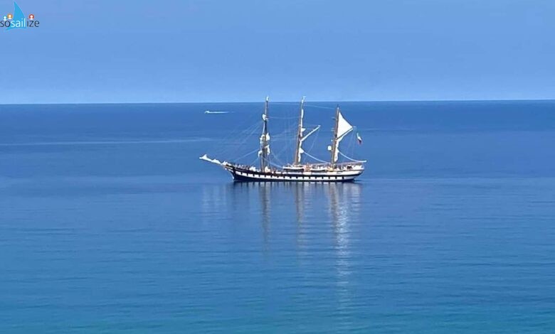 #Palinuro ship arrived in the #Cilento locality on the day of Sant'Antonio, protector of local sailors.The boat was previously in #lschia and in the evening, lighting up with the tricolor, it gave particular charm to the green island.The Deputy Mayor Silverio D'Angelo welcomed the ship with a tribute to the sailors on board.L’imbarcazione è giunta nella località #Cilentana proprio nel giorno di Sant’Antonio, protettore dei marinai locali.L’imbarcazione è stata precedentemente ad #lschia e la sera, illuminandosi col tricolore, ha donato particolare suggestione all’isola verde.Ad accogliere la nave il vicesindaco Silverio D’Angelo con un omaggio per i marinai di bordo.