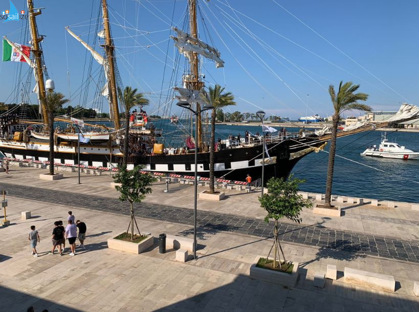 Buongiorno da Ischia, in compagnia della Nave Palinuro.#NavePalinuro