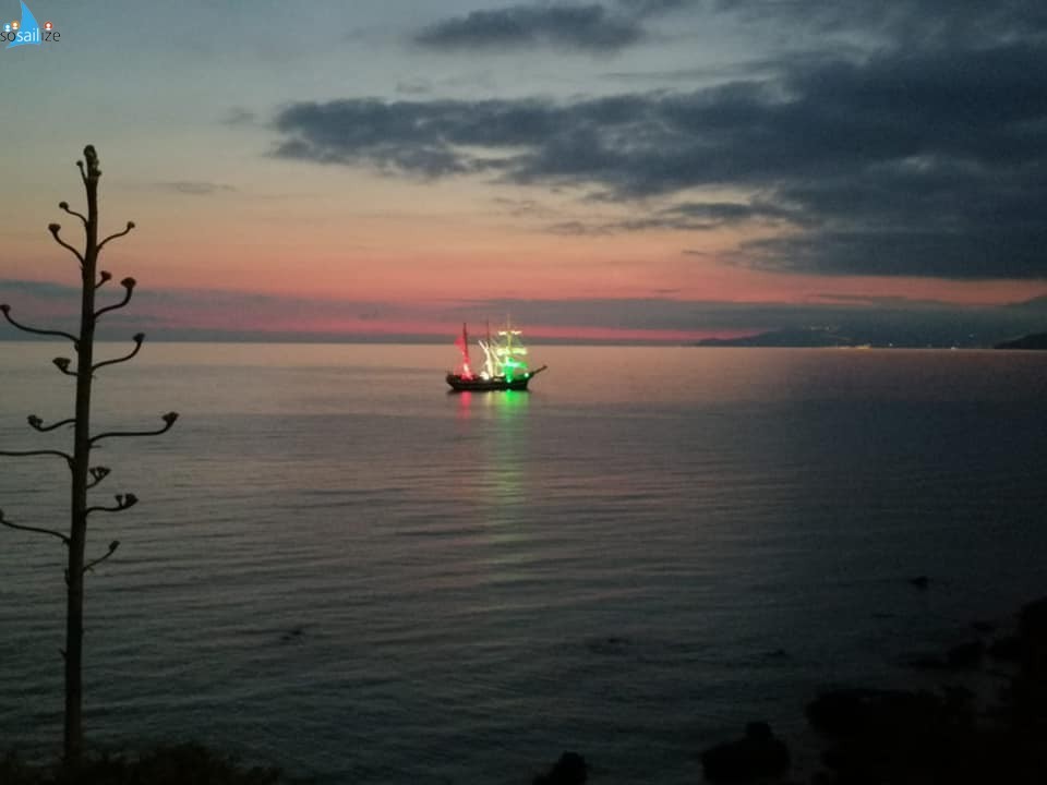 Forti emozioni ieri sera nelle acque del mare cilentano quando la famosa Nave #Palinuro illuminata con i colori della bandiera italiana  in omaggio all’omonima località marittima frazione di Centola.La nave goletta della Marina Militare  ha solcato il mare di Palinuro nella giornata di ieri, giungengo vicino al Porto cittadino. Poi in serata, per omaggiare la cittadinanza, si è acceso il tricolore regalando ai numerosi visitatori uno spettacolo indimenticabile.Strong emotions last night in the waters of the #Cilento sea when the famous Palinuro ship illuminated with the colors of the Italian flag in homage to the seaside resort of the same name in Centola.The schooner ship of the Navy sailed the sea of ​​Palinuro yesterday, arrived near the city port. Then in the evening, to pay homage to the citizens, the flag was lit giving the numerous visitors an unforgettable show.