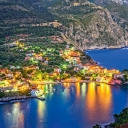 Today the Palinuro Navy school ship has landed in the port of Kefalonia (Cephalonia, Greece) where it will remain parked until September 10th. In Cephalonia, the crew of Palinuro will pay tribute to the Italian soldiers who died at the end of the Second World War at the hands of the German troops, at the memorial dedicated to them. A moment of reflection and communion towards all those soldiers who have sacrificed their lives in the fulfillment of their duties.