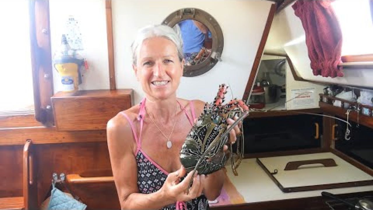 CATCH AND COOK - Seafood Bonanza at Great Keppel Island! (Sailing SV Sarean) Ep. 65