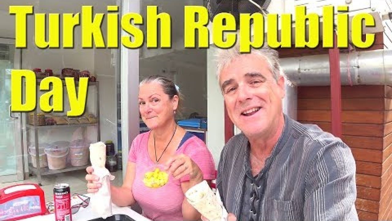 Celebrating Turkish Republic Day and another digital DISASTER - Sailing A B Sea (Ep.045)