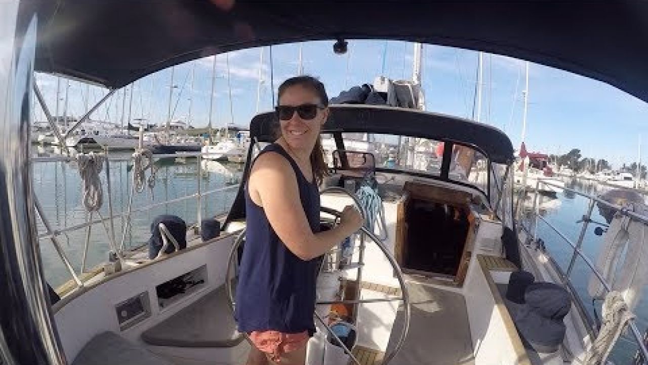 First time off the dock SOLO! Sonya takes SV Gemini to the Pumpout