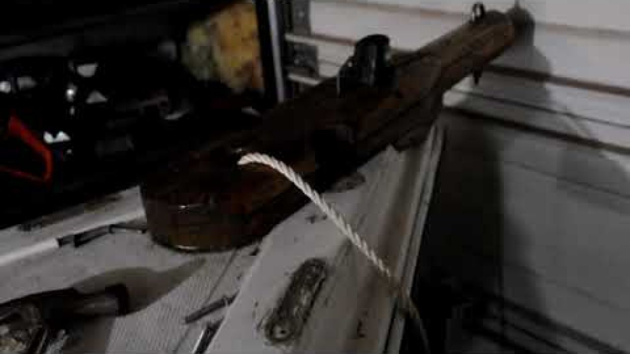 Last Straw E1 S1 Starting Repairs on a Macgregor Venture 25