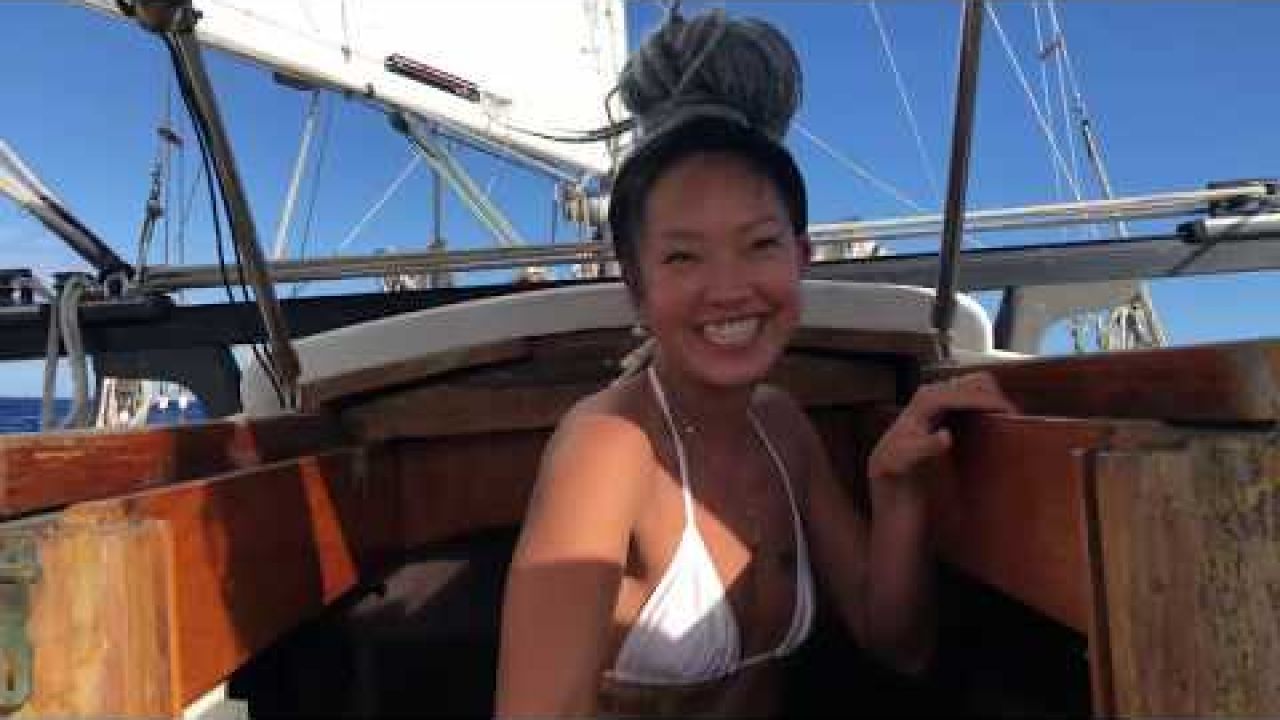 Yoga Girls Go Sailing! - Quirky & The Yoga Boat (CH5 "Yogis on a Boat") @joahyoga
