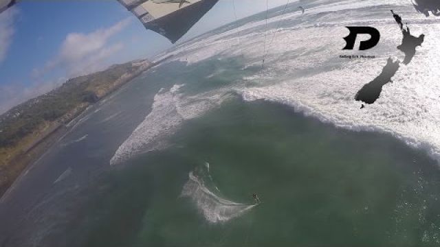 Kiteboarding Muriwai / New Zealand